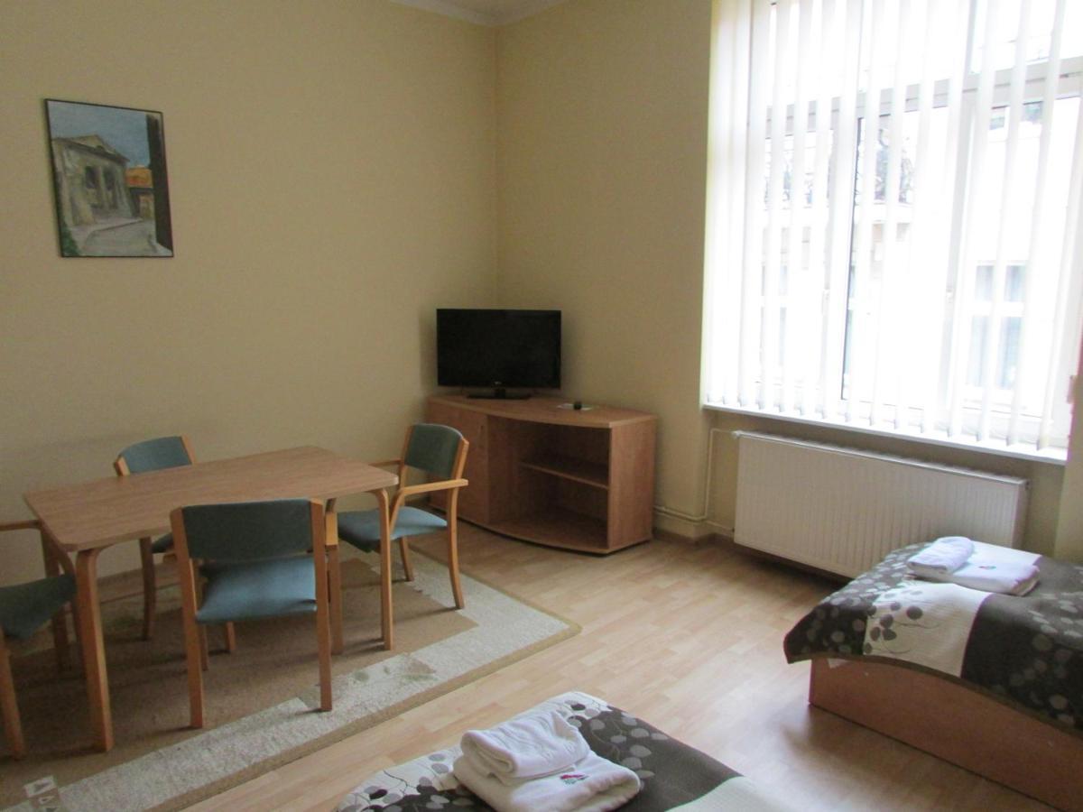 Cdr Aparthotel Krakau Buitenkant foto