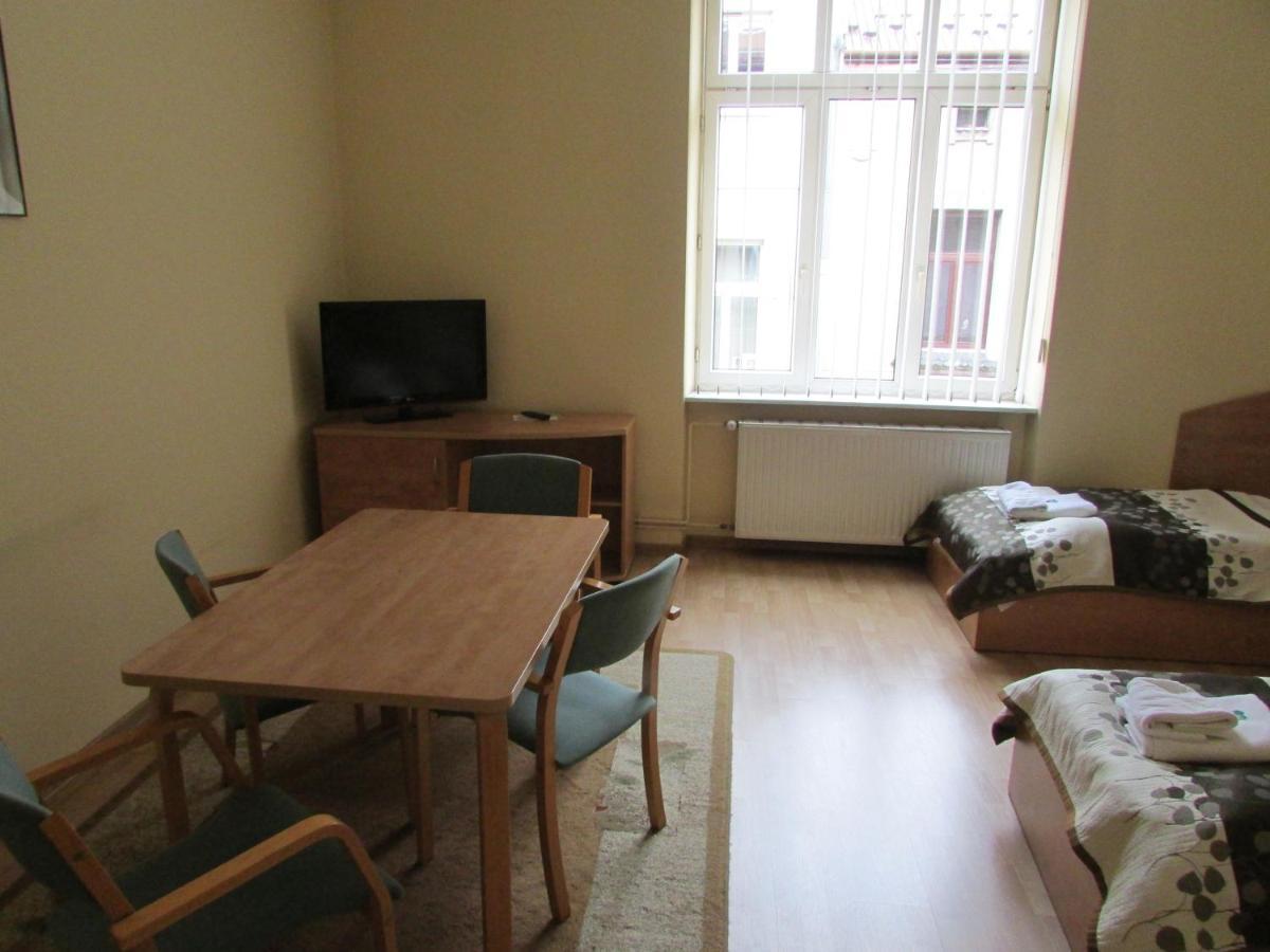 Cdr Aparthotel Krakau Buitenkant foto