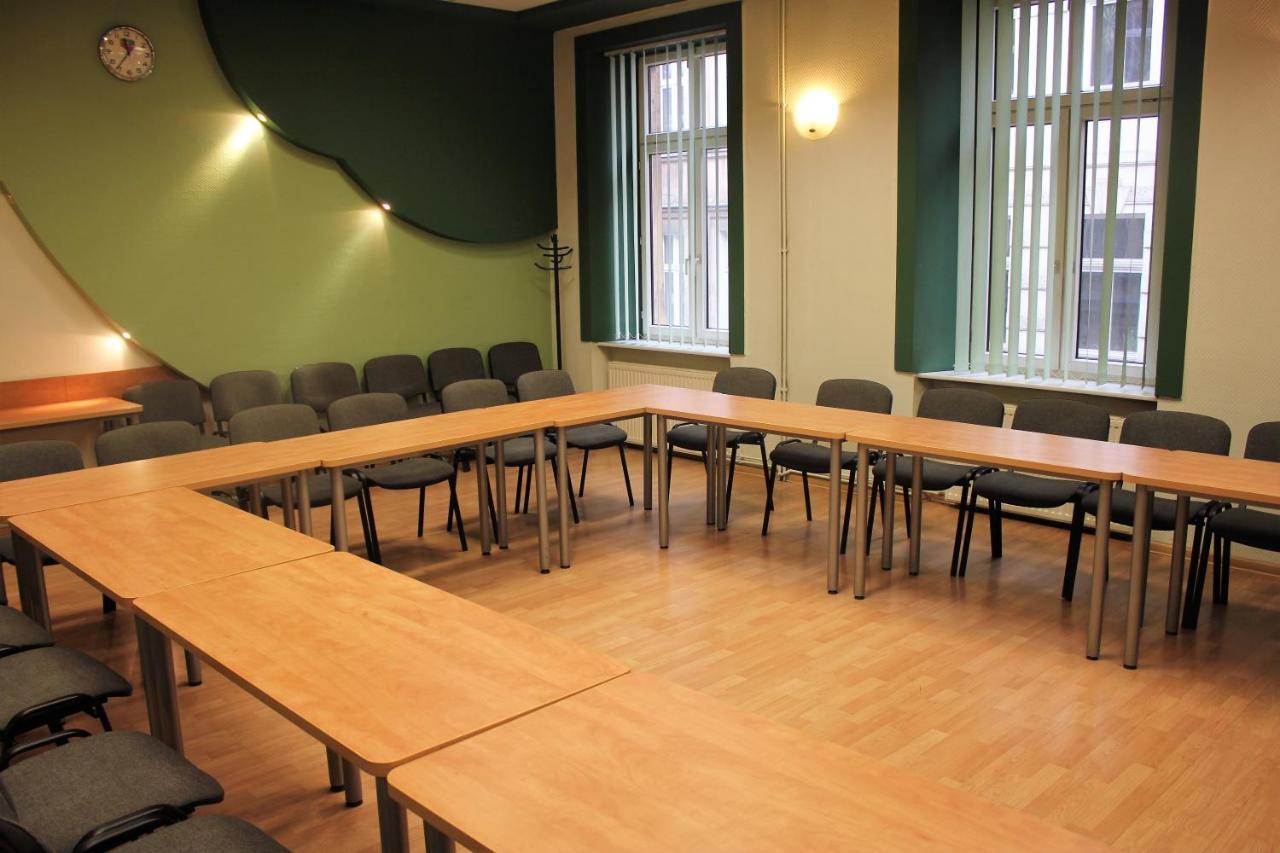 Cdr Aparthotel Krakau Buitenkant foto